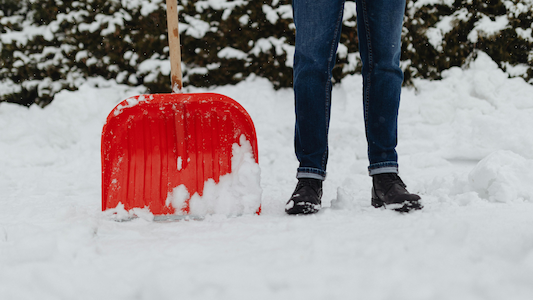 Driveway snow clearing service in Winnipeg